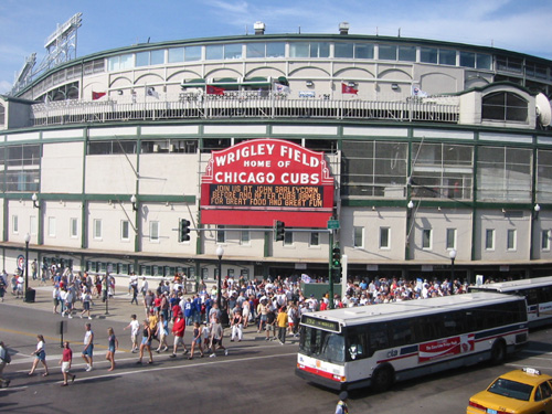 Wrigley_Field_-_by_Kaczmarczyk